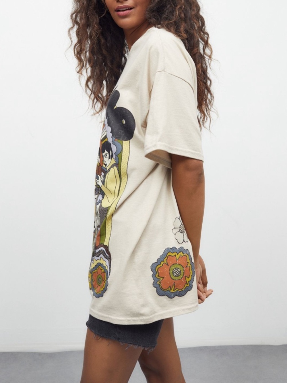 uo the WHO tee - Picture 4 of 6